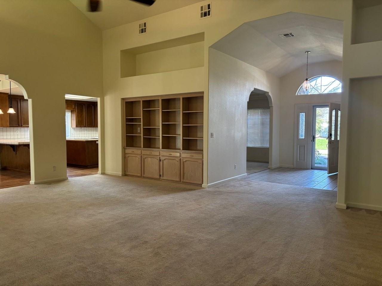 9161 N Woodlawn Dr - Photo 3 of 17