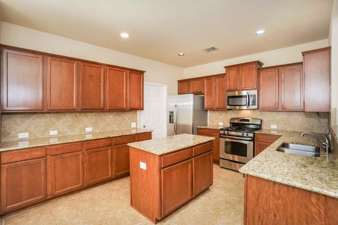 11708 Northern Star Rd - Photo 6 of 17