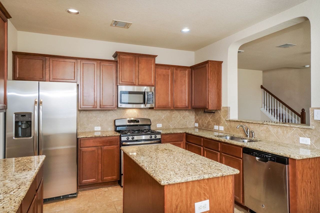 11708 Northern Star Rd - Photo 7 of 17