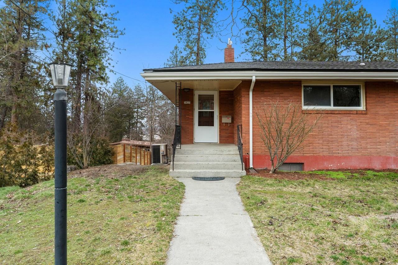 3825 E 18th Ave - Photo 2 of 47