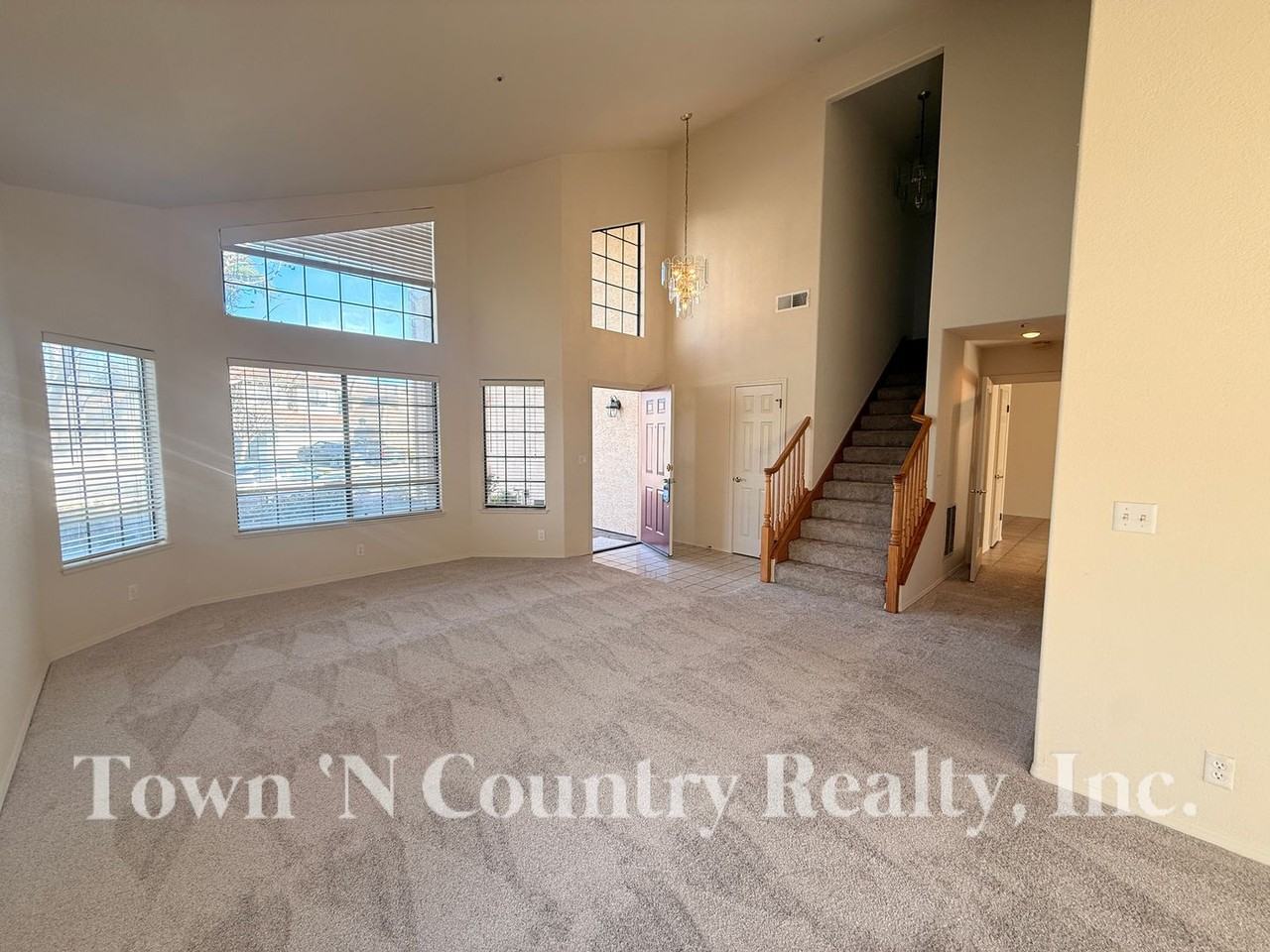 139 Greenbriar Way - Photo 4 of 22