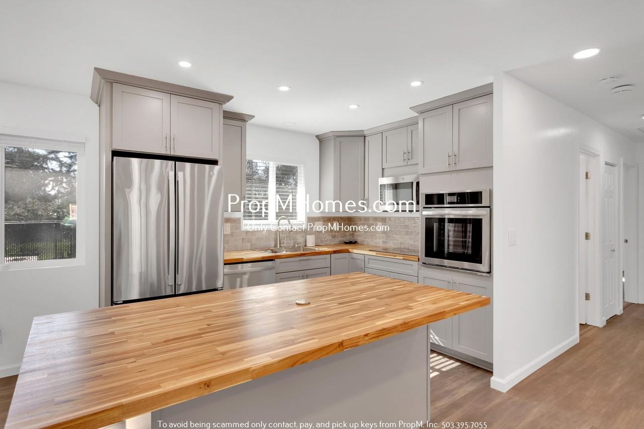 7600 7600 SE Crystal Springs Blvd - NEW PROPERTY - Photo 4 of 25