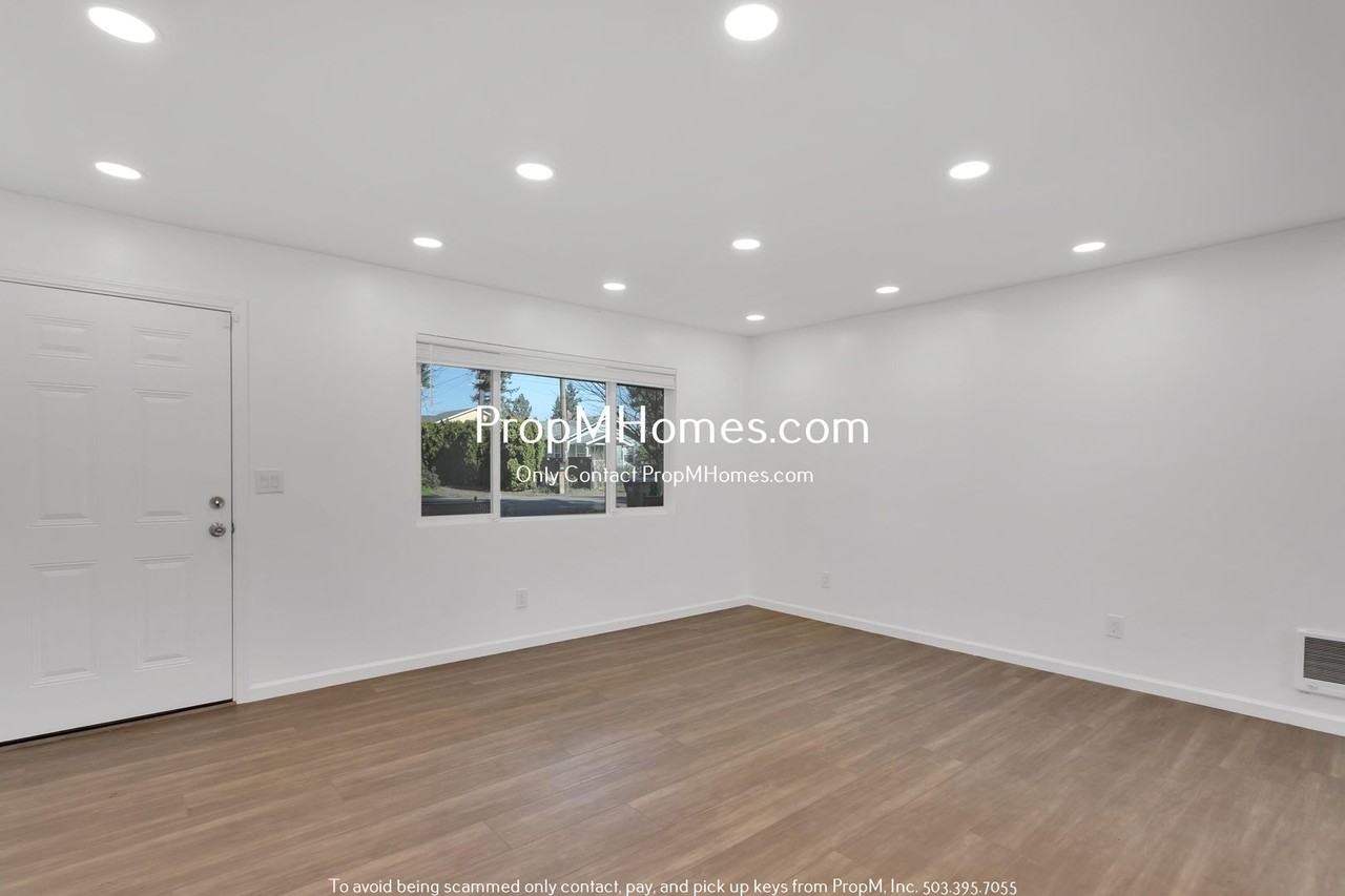 7600 7600 SE Crystal Springs Blvd - NEW PROPERTY - Photo 6 of 25