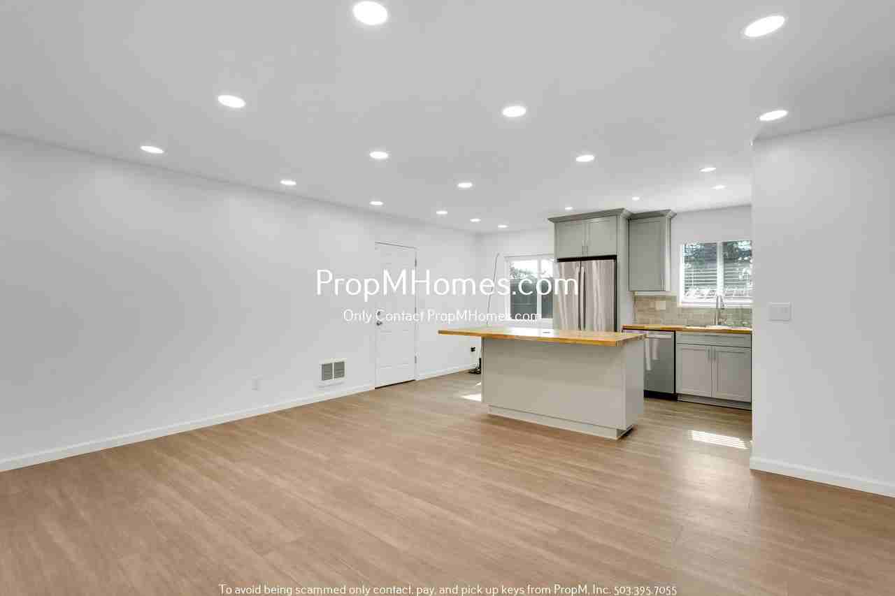 7600 7600 SE Crystal Springs Blvd - NEW PROPERTY - Photo 7 of 25