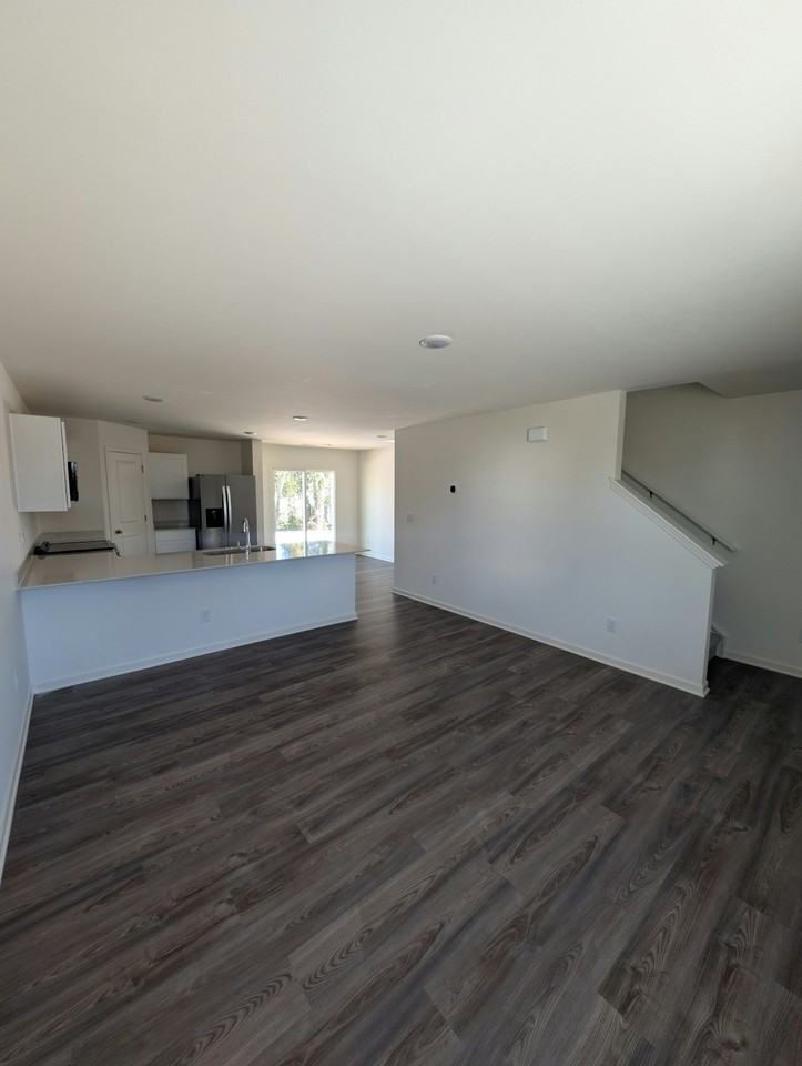 807 Cedar Dr - Photo 2 of 30