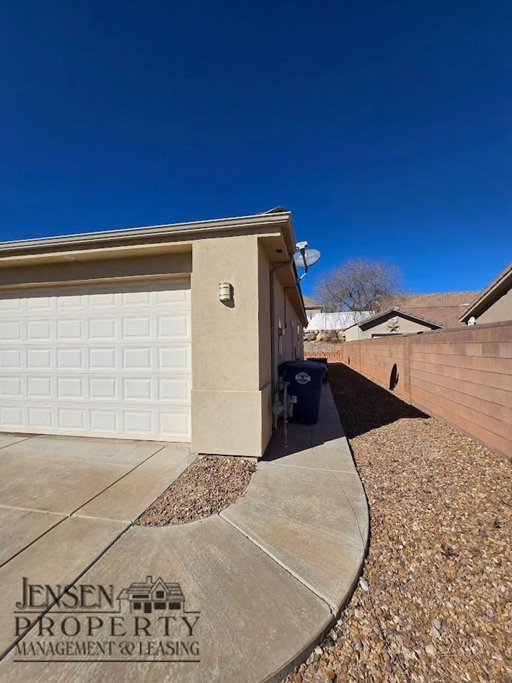 2505 E 10 North Cir - Photo 3 of 35