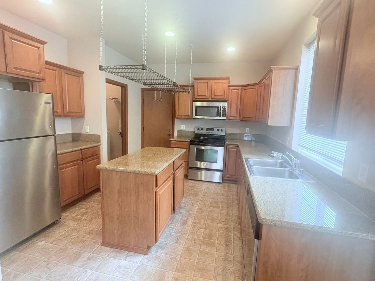 1110 Sigafoos Ave Nw - Photo 5 of 22