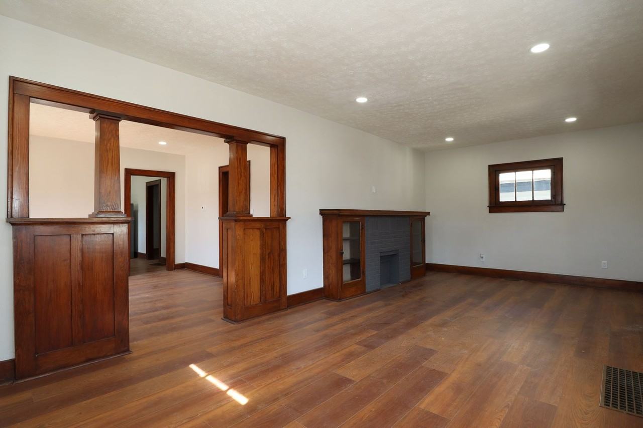 1718 Thaddeus St - Photo 4 of 23