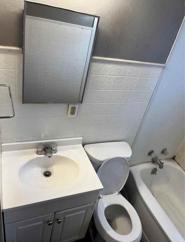 156 Fermo Ave - Photo 6 of 9