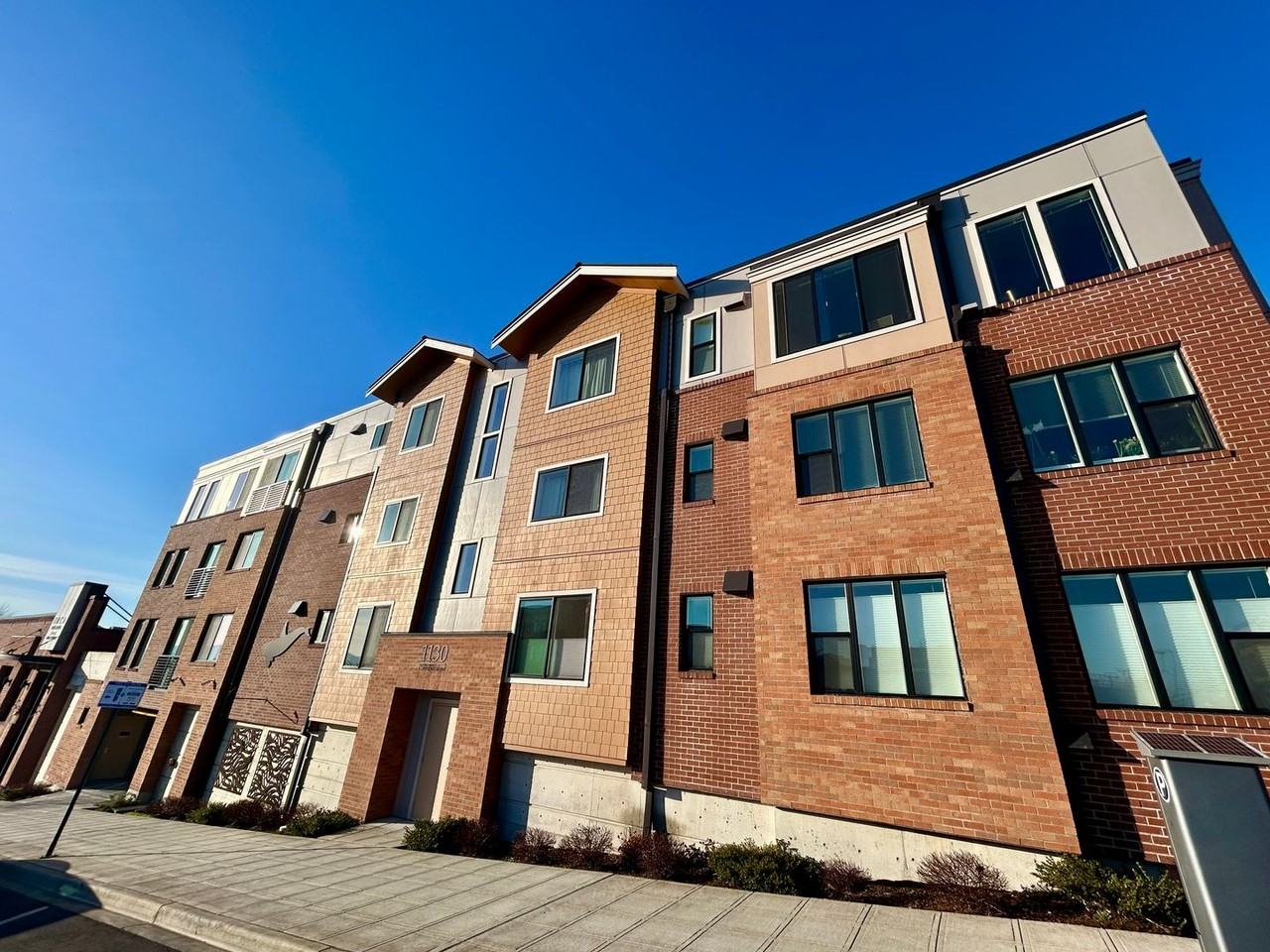 Orca 2 - Photo 2 of 21