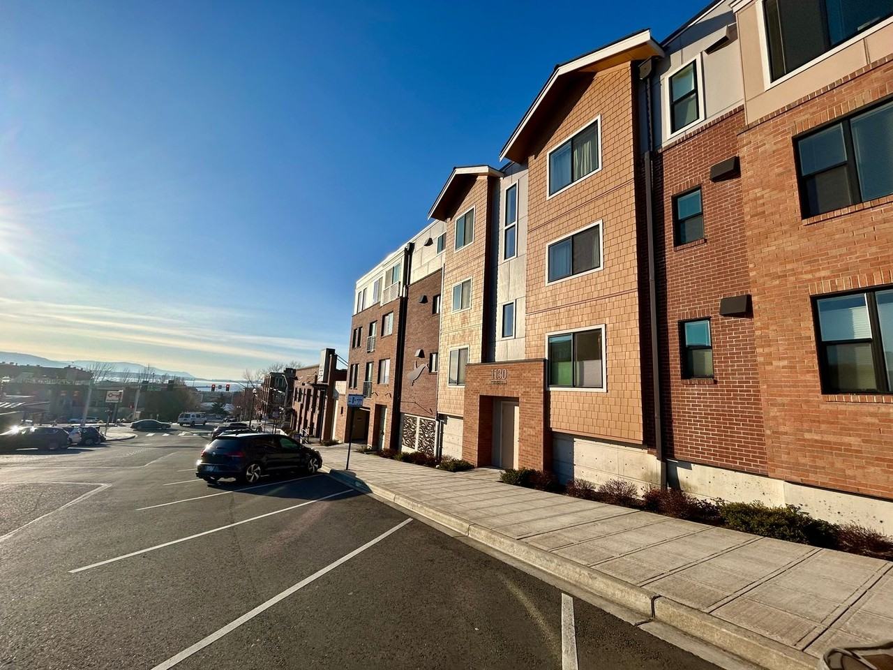 Orca 2 - Photo 5 of 21