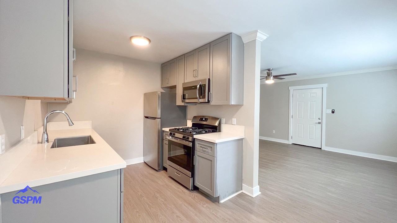 Emerald Ave Apartments - Photo 3 of 25