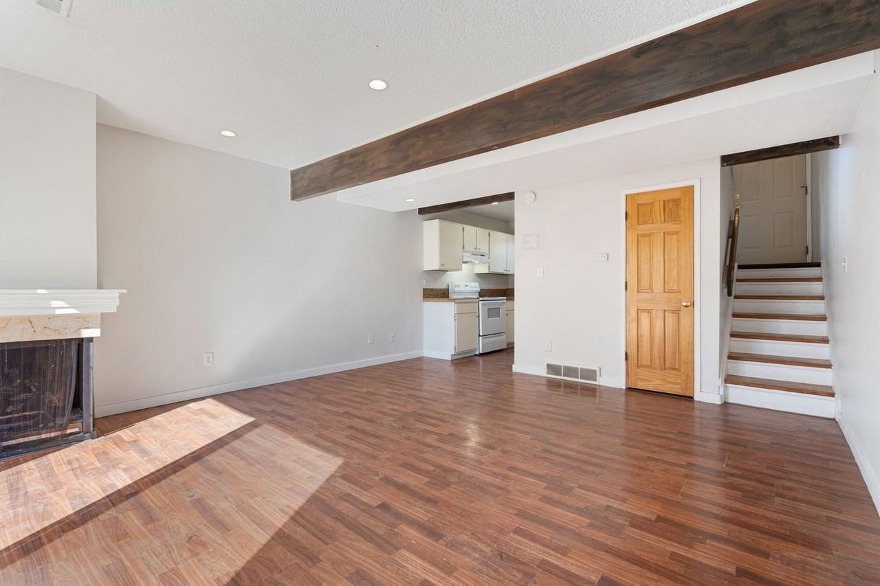 1910 E 18th St - Photo 5 of 19