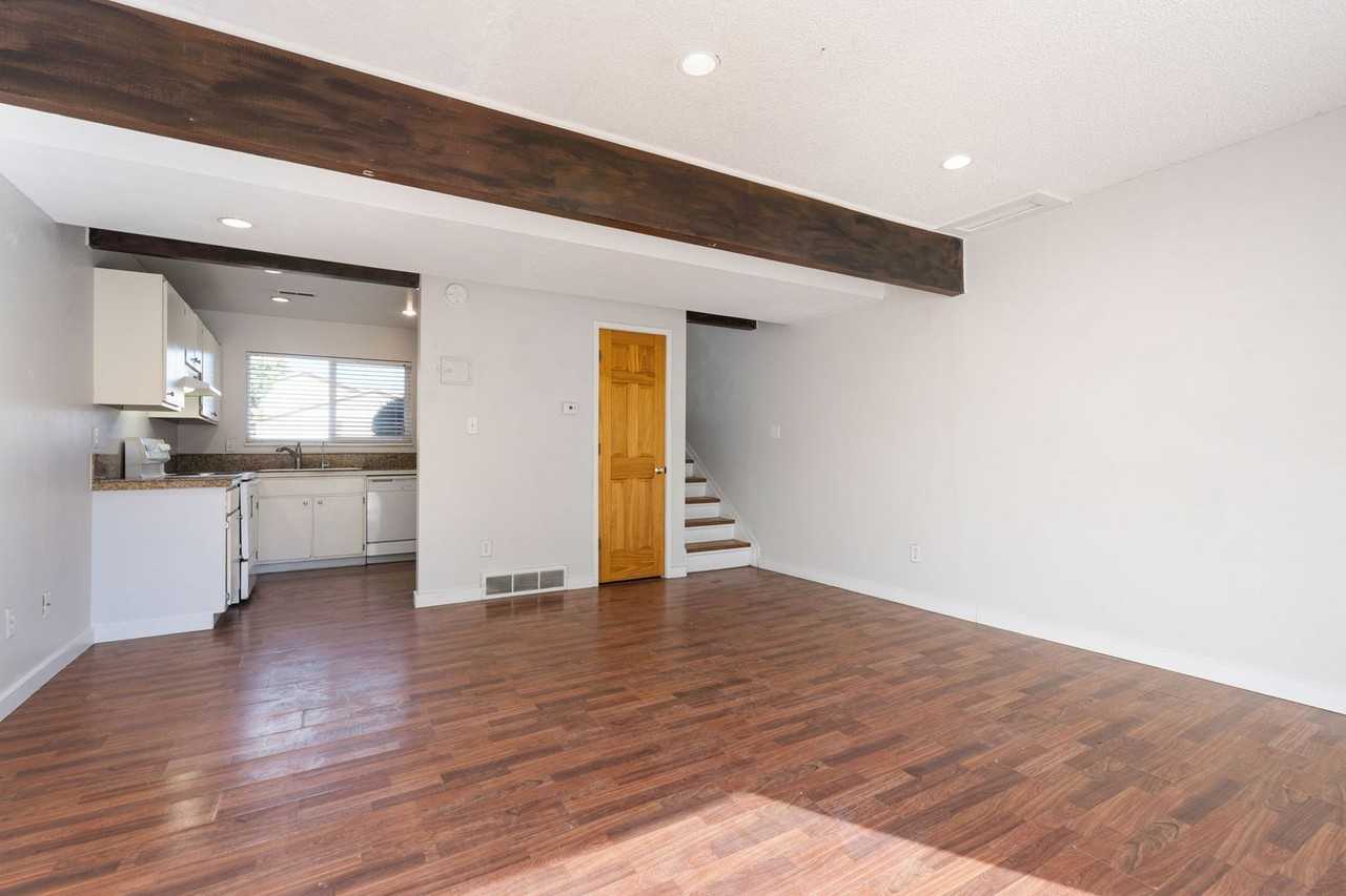 1910 E 18th St - Photo 6 of 19