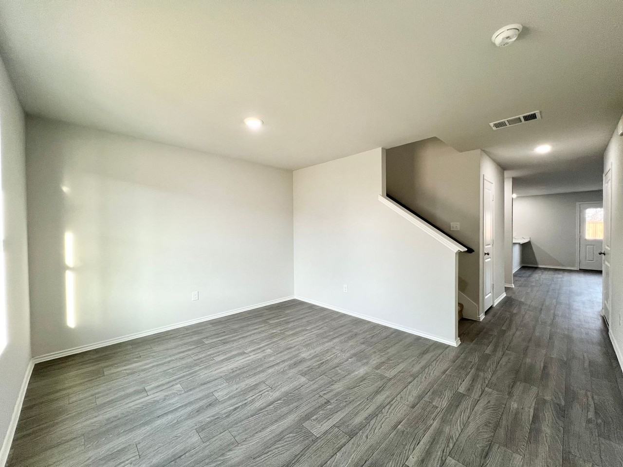872 Eagles Nest Dr - Photo 2 of 43