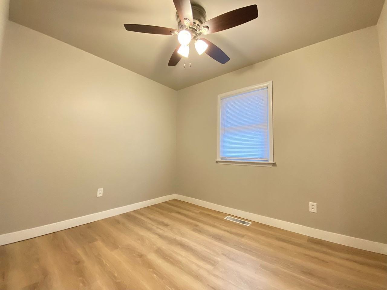 420 177th St - Photo 5 of 12