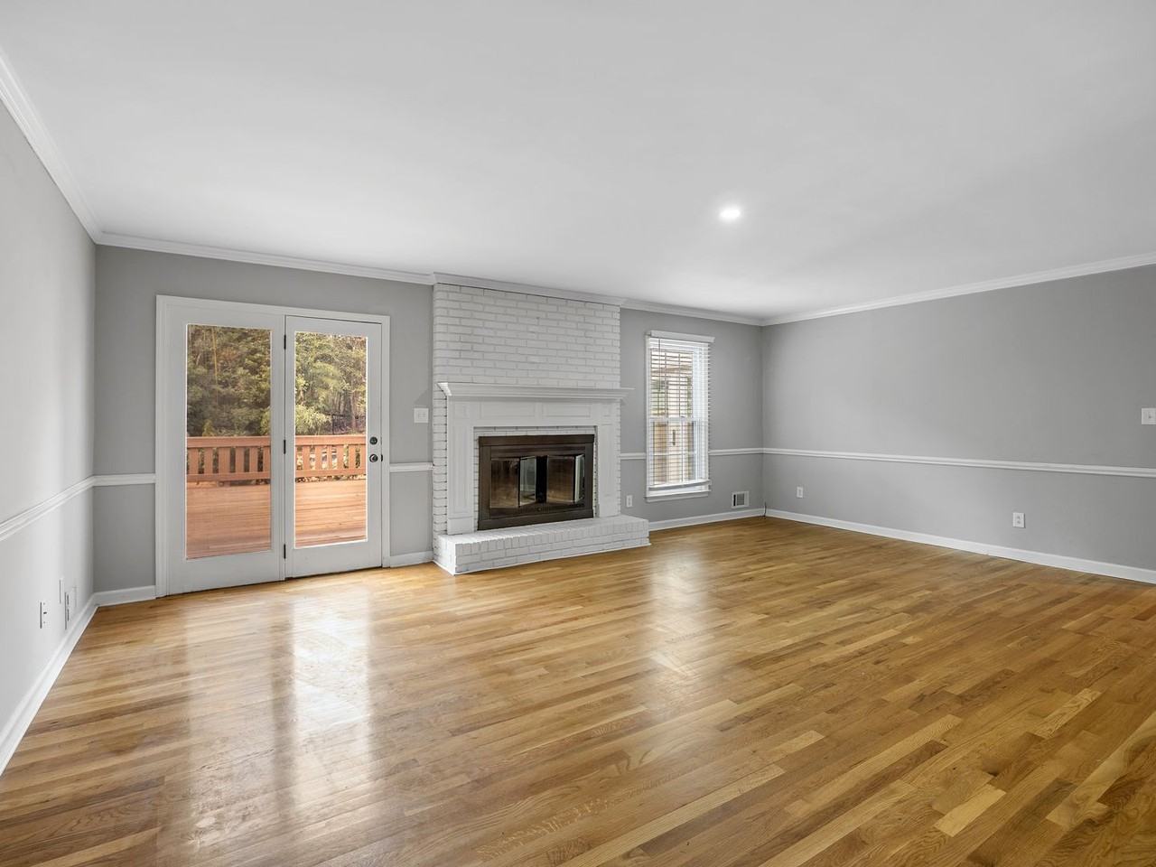 301 Ashwick Ct - Photo 6 of 49