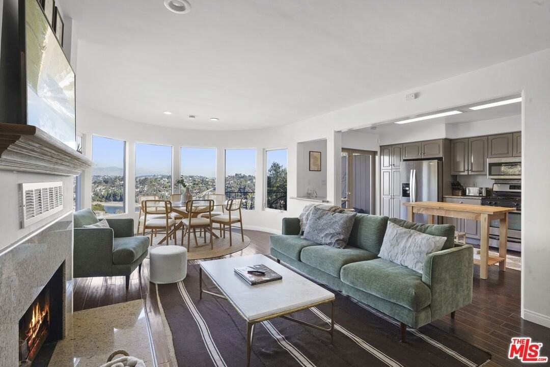 1850 San Jacinto St - Photo 3 of 22