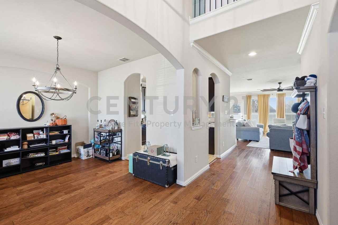 1529 Enchanted Sky Ln - Photo 2 of 23