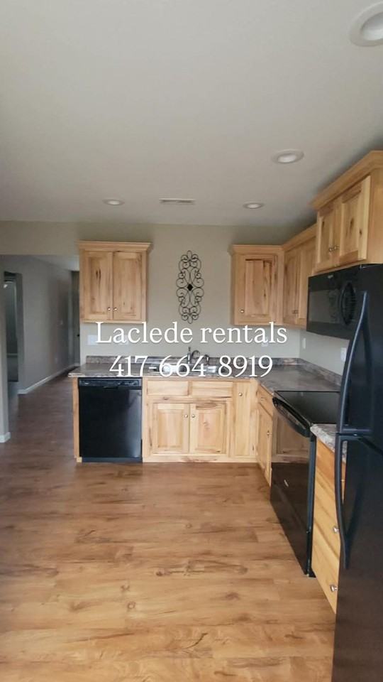 490 Clark St - Photo 3 of 12