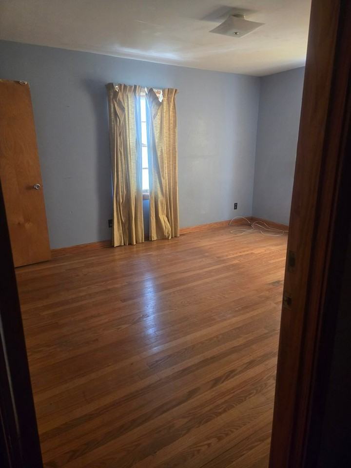 1033 Skyline Dr - Photo 6 of 18