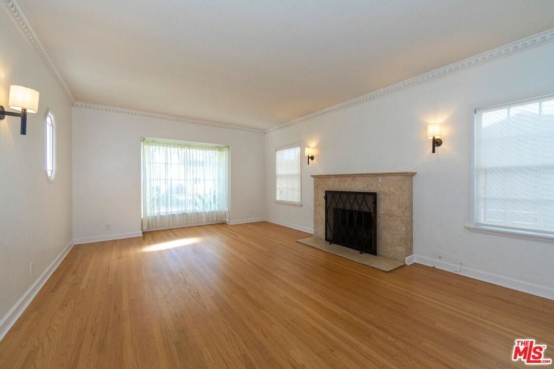 3986 Hepburn Ave - Photo 4 of 39