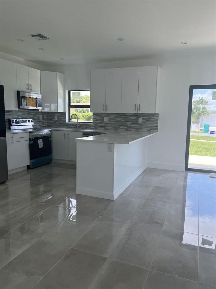 2877 Se 1st Ct - Photo 2 of 13