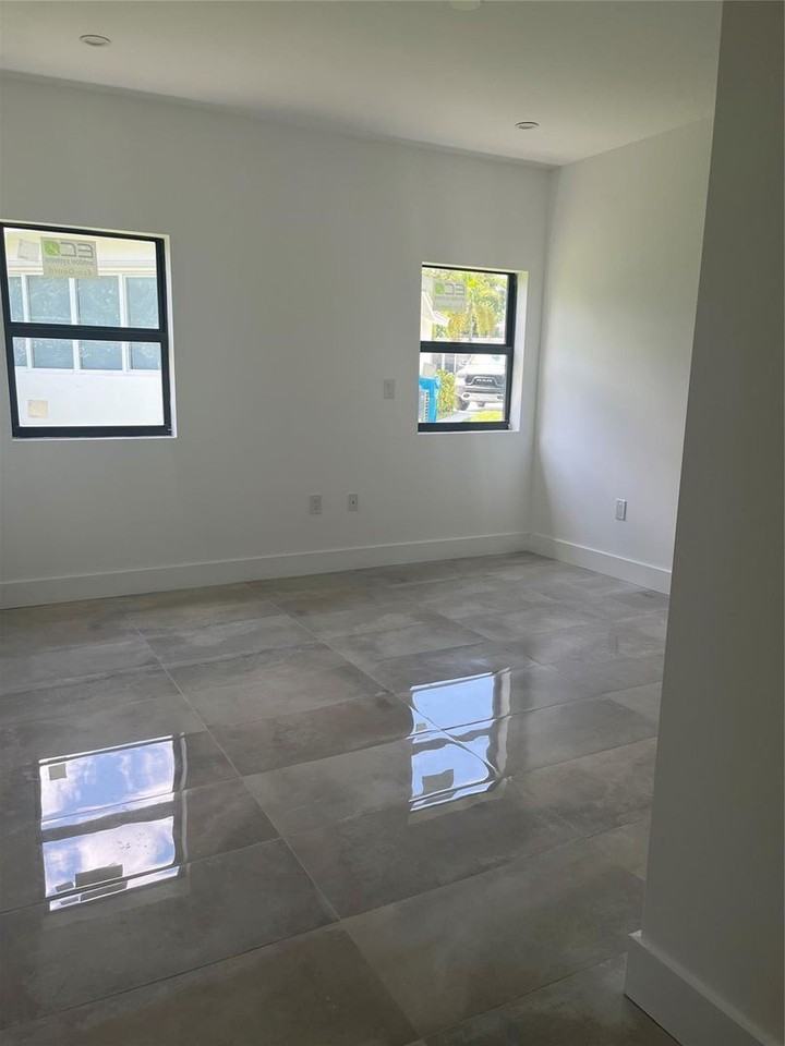 2877 Se 1st Ct - Photo 5 of 13