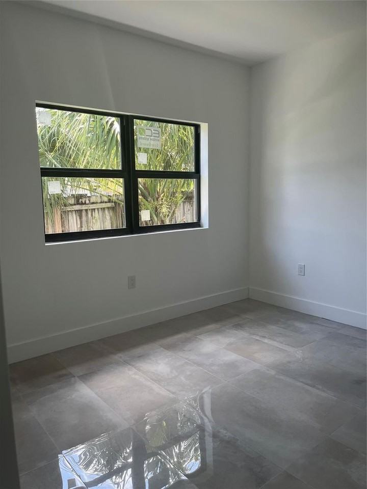 2877 Se 1st Ct - Photo 6 of 13