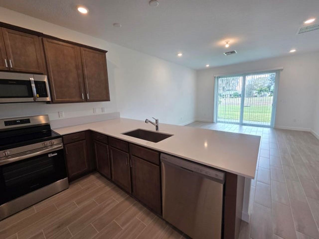 5690 Divine Dr - Photo 3 of 10