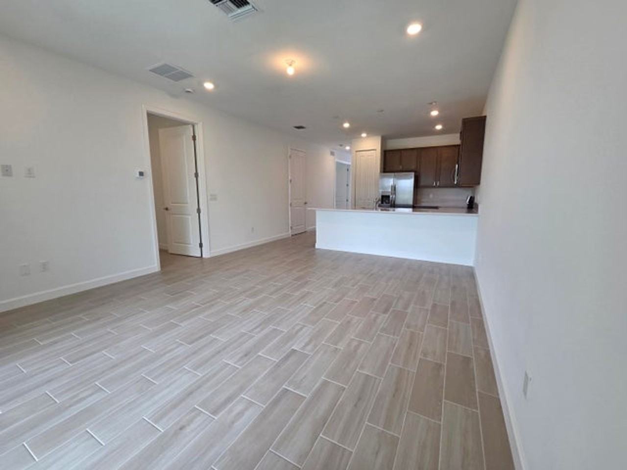 5690 Divine Dr - Photo 4 of 10