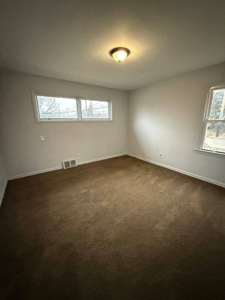 18404 Neff Rd - Photo 4 of 7