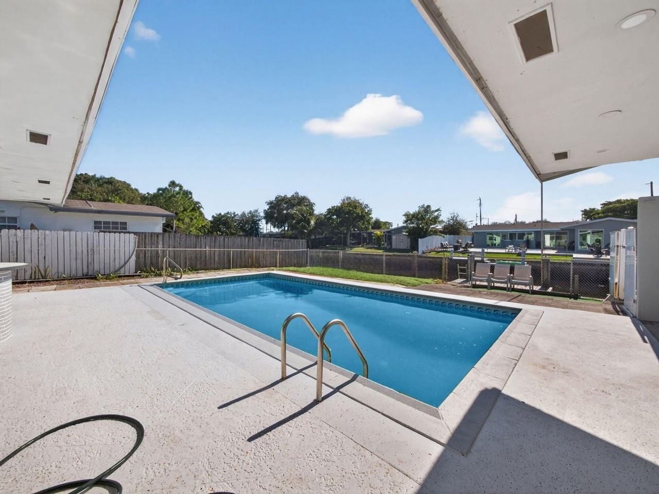 1940 Nw 32nd St #1940 - Photo 6 of 31