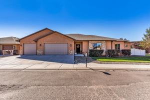 featured image of 14 Erica Ct