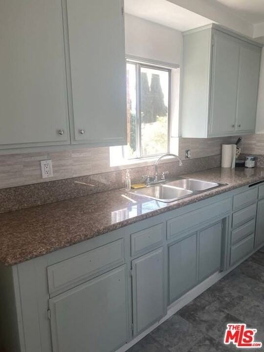 1413 N Kenmore Ave Apt 4 - Photo 2 of 7