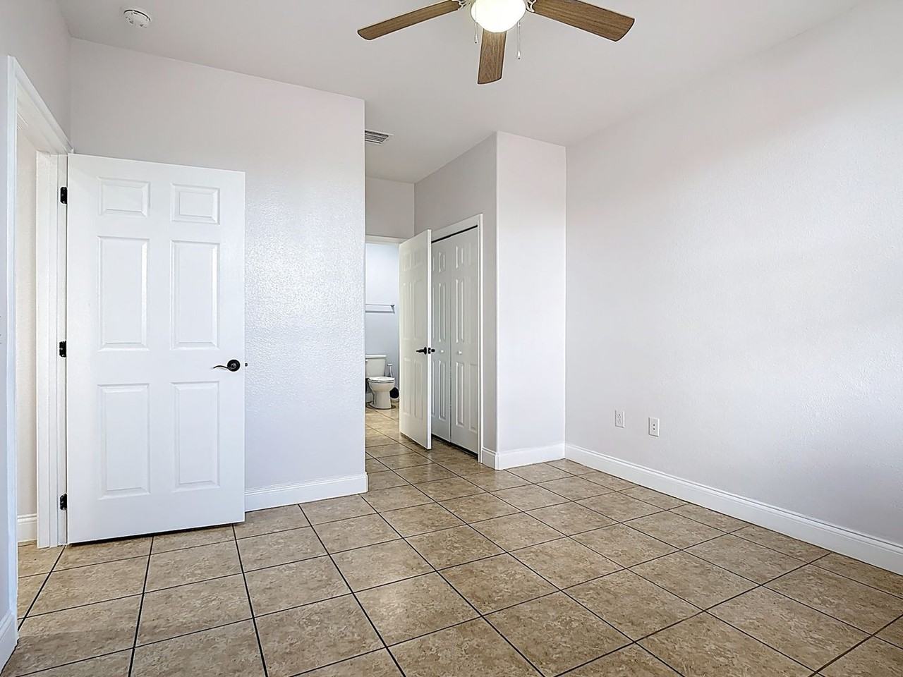 2380 Bella Vista Dr - Photo 5 of 50