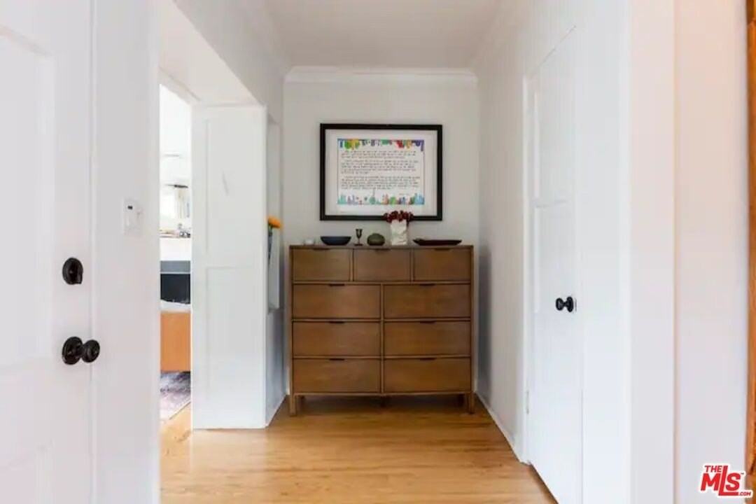 1972 Stearns Dr - Photo 2 of 32