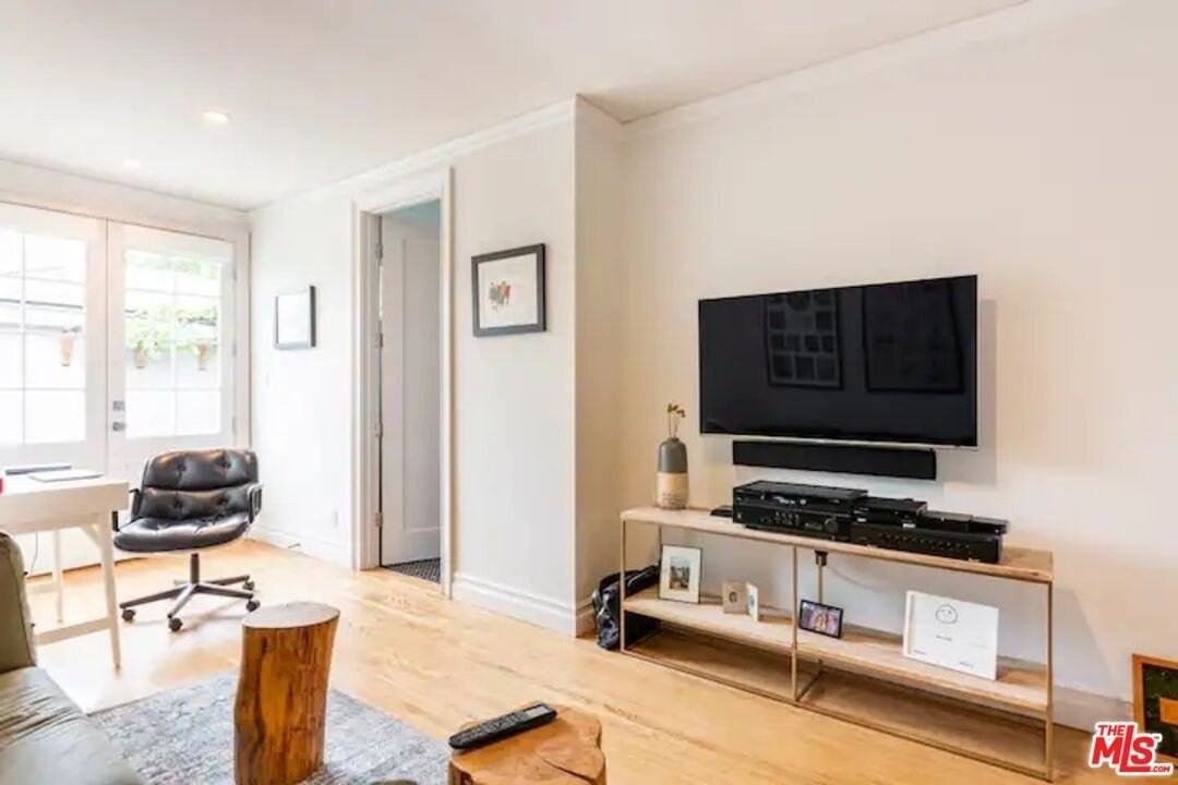 1972 Stearns Dr - Photo 7 of 32