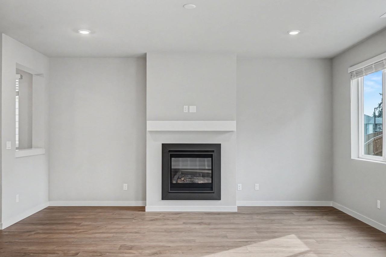 2618 Mt St Helens Ave Se - Photo 6 of 35