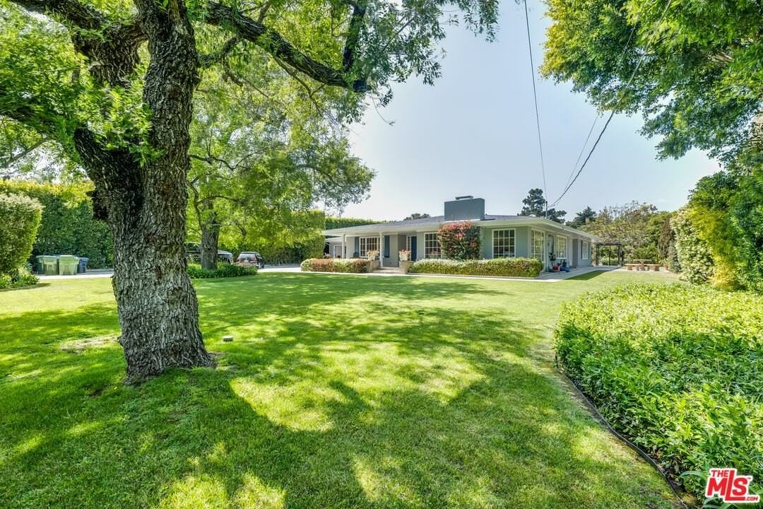 28925 Cliffside Dr - Photo 2 of 50