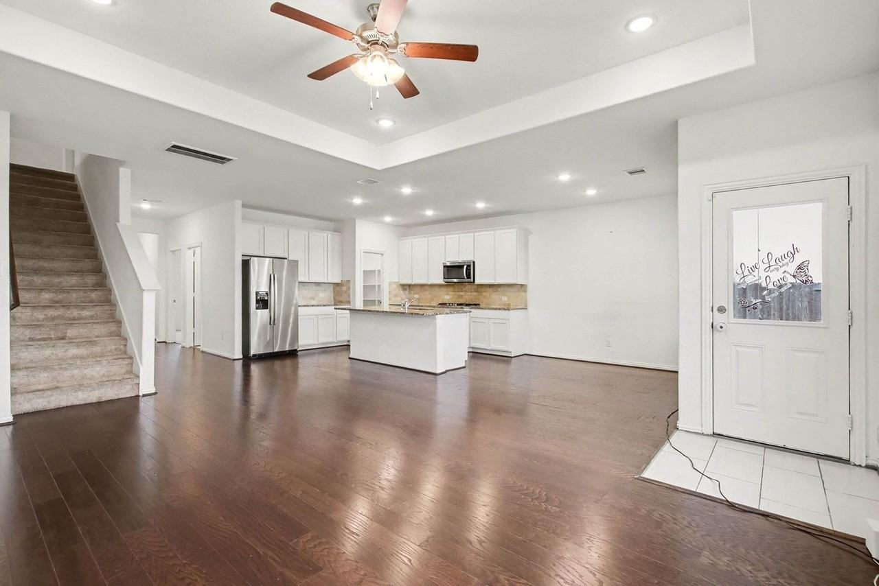 8114 Royal Palm Ct - Photo 6 of 28