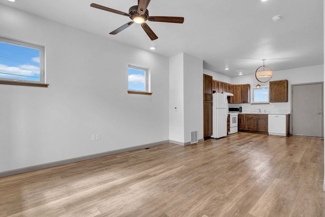 5 E 51st Ave - Photo 3 of 19