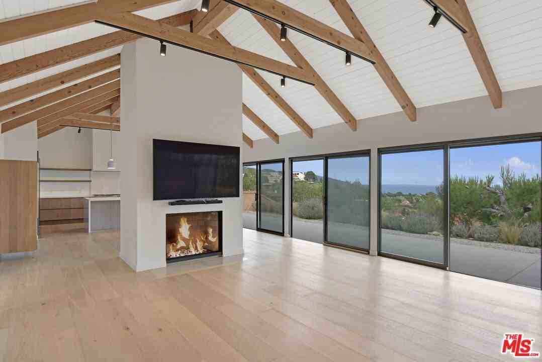 24728 Vantage Point Ter - Photo 7 of 36