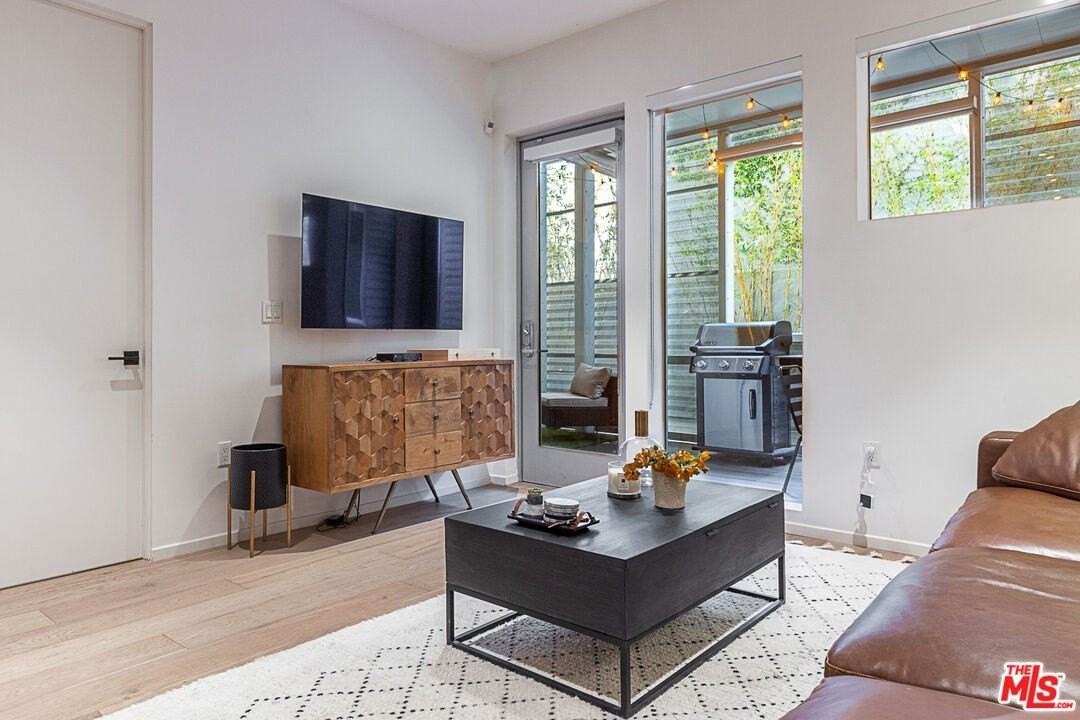 1030 N Kings Rd Unit 104 - Photo 6 of 23