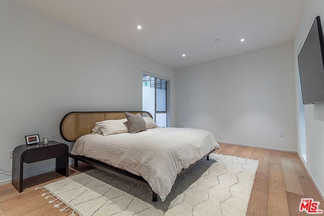 1030 N Kings Rd Unit 104 - Photo 7 of 23