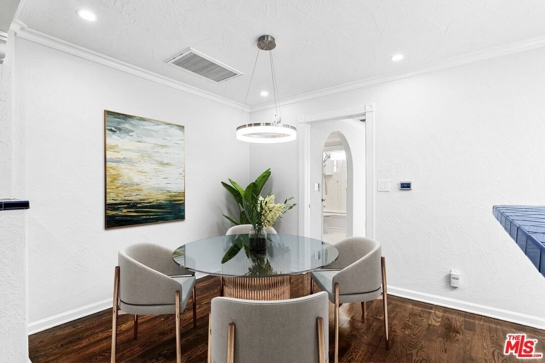 916 N Alfred St Apt 6 - Photo 4 of 16