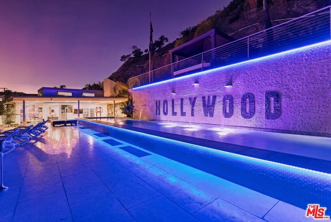 6425 Weidlake Dr - Photo 3 of 50