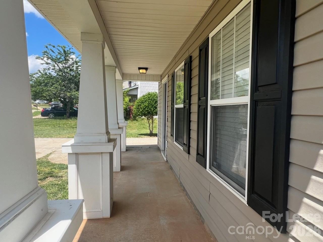 176 English Hills Dr - Photo 2 of 16