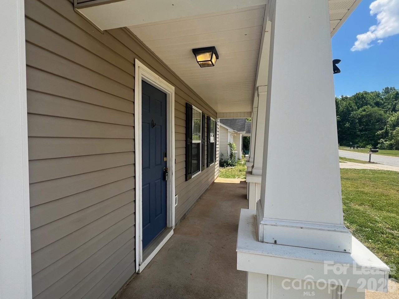 176 English Hills Dr - Photo 3 of 16