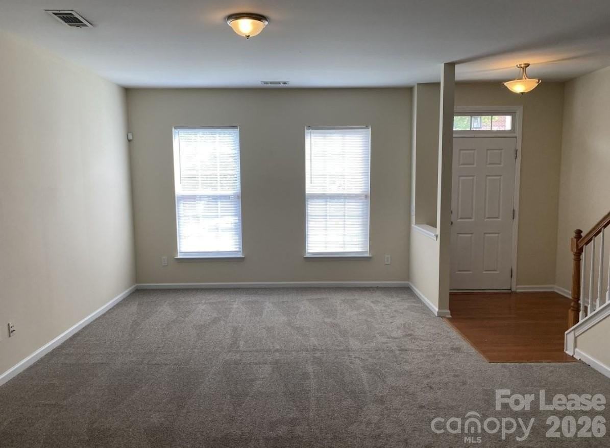 10020 Kings Parade Blvd - Photo 3 of 28